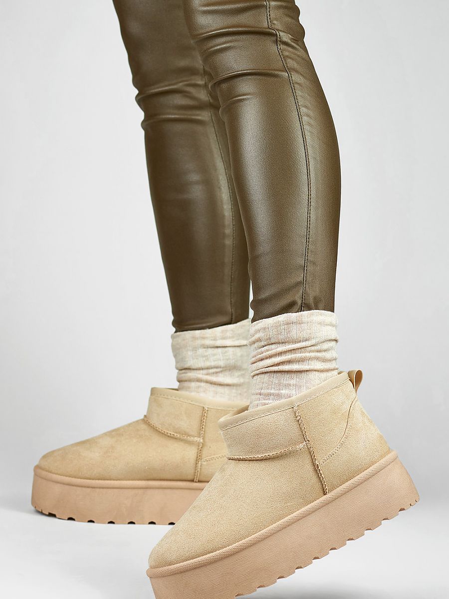 Paksupohjaiset talvikengät - beige