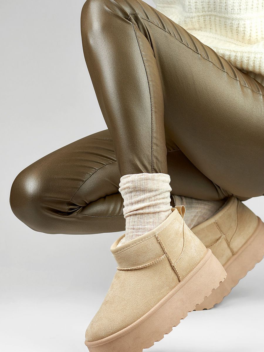 Paksupohjaiset talvikengät - beige