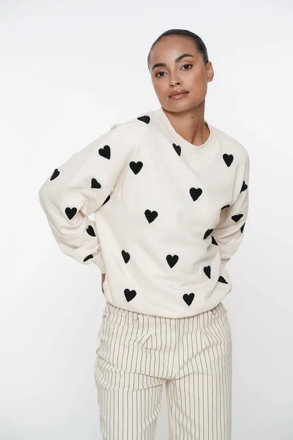 Geisha Sweater met Geborduurde Hartjes