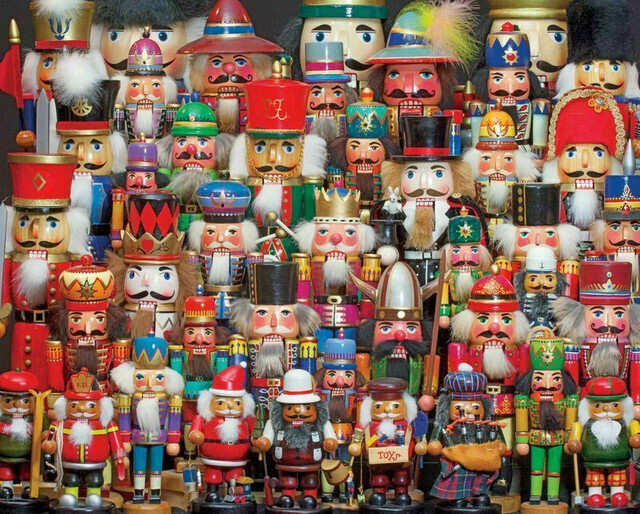 Nutcracker Collection 350 Pc Large