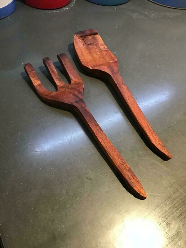Salad servers
