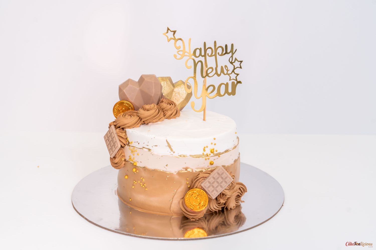 2025 NEW YEARS CAKE