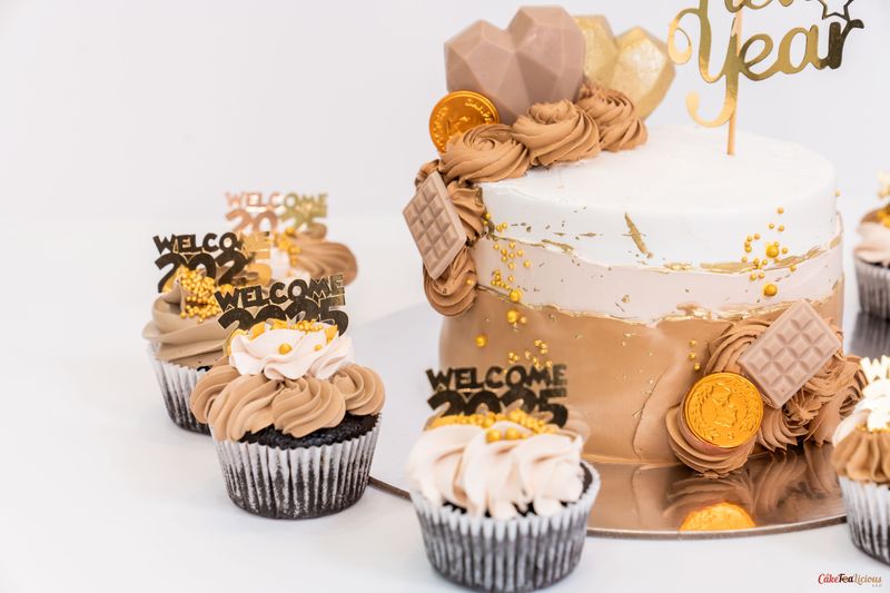 New Year Sweets &amp; Cakes Collections