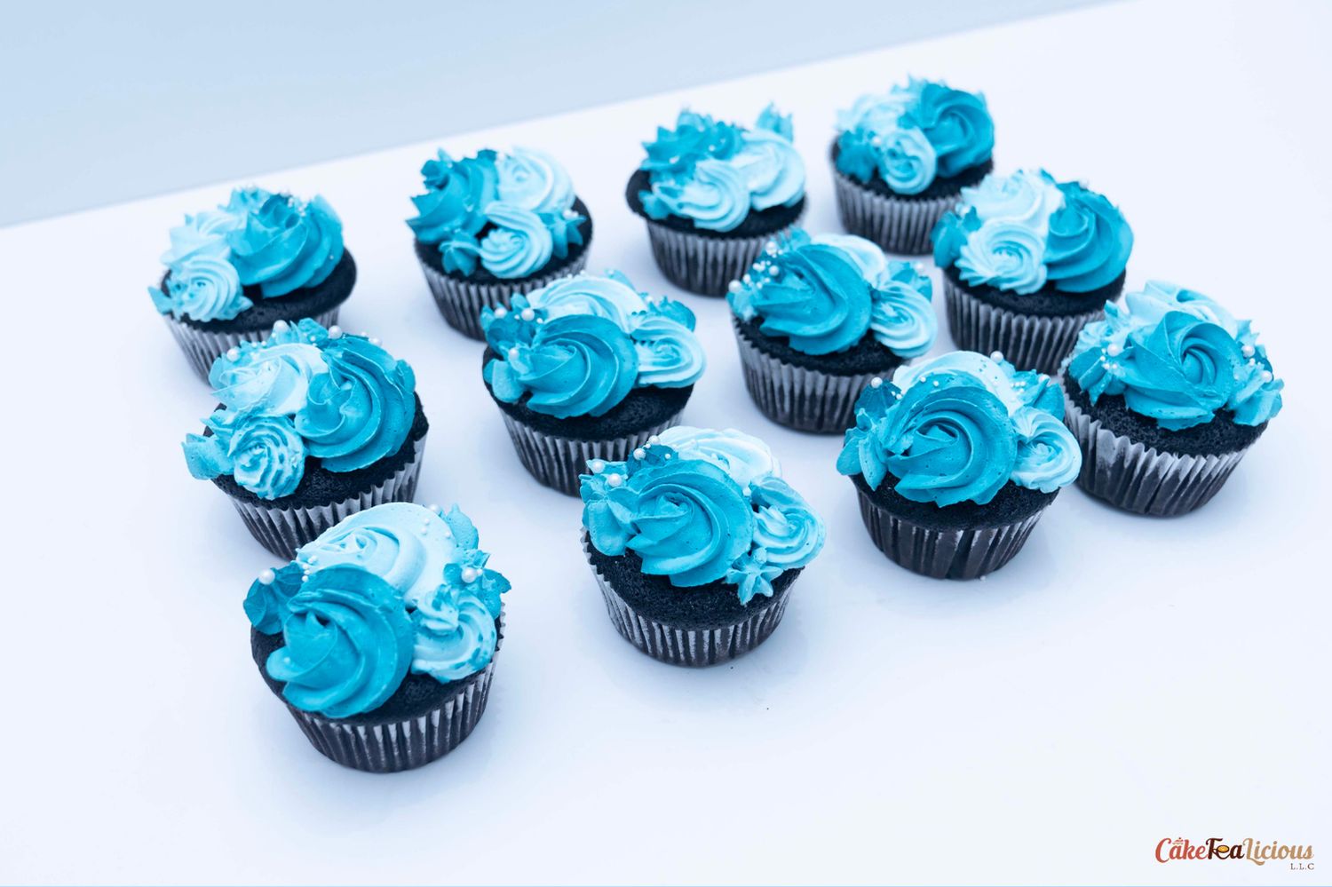 2026 New Year Cream Cupcakes