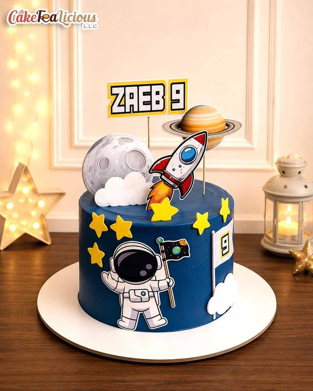Astronaut Cake 1