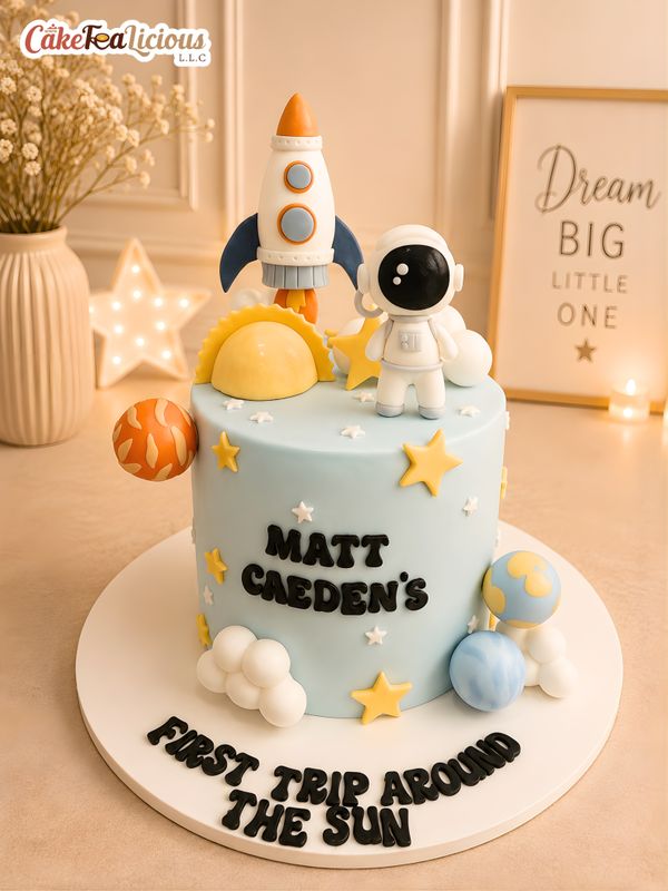 Astronaut Cake 2