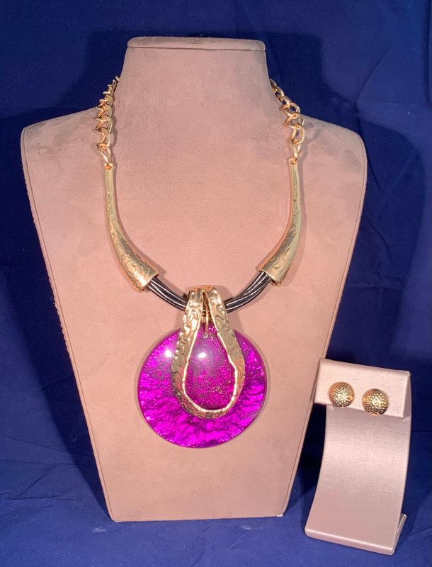 Gold & Purple Necklace Set.