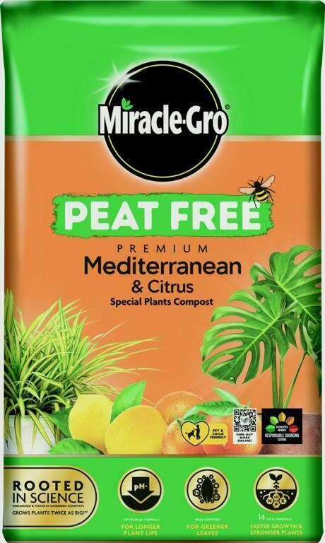 Miracle Gro 8L Premium Mediteranian Citrus Plant Compost With Vital Minerals Bag