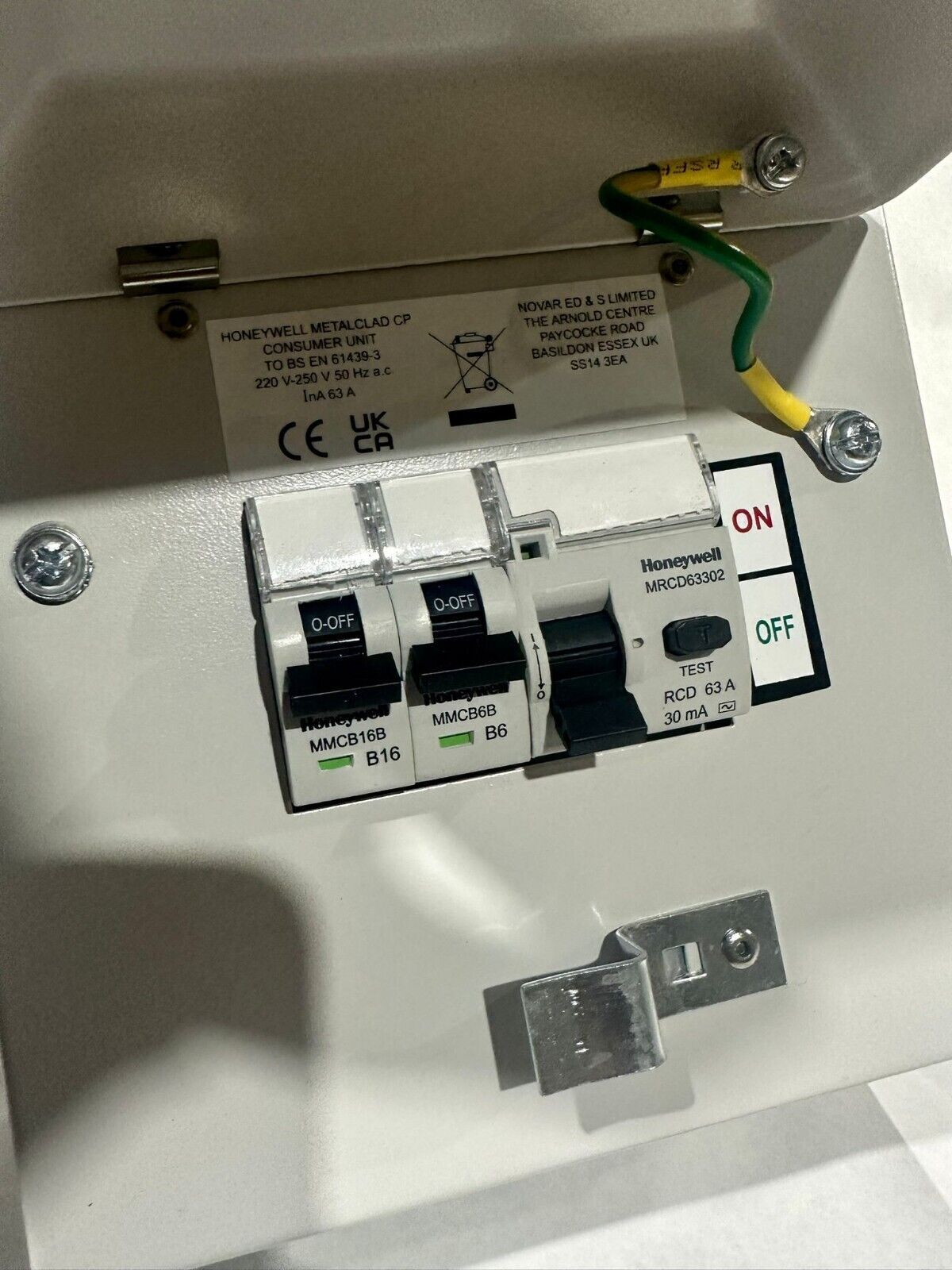 MK Honeywell Metalclad 4 Way Metal Consumer Unit Garage 63A RCD Fuse Board Box