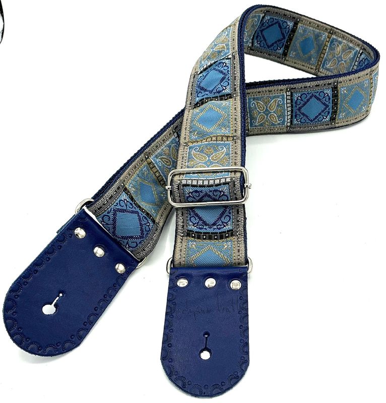 GBStof016 Gitaarband jeansblauw grijs barok bohemian leer 165cm