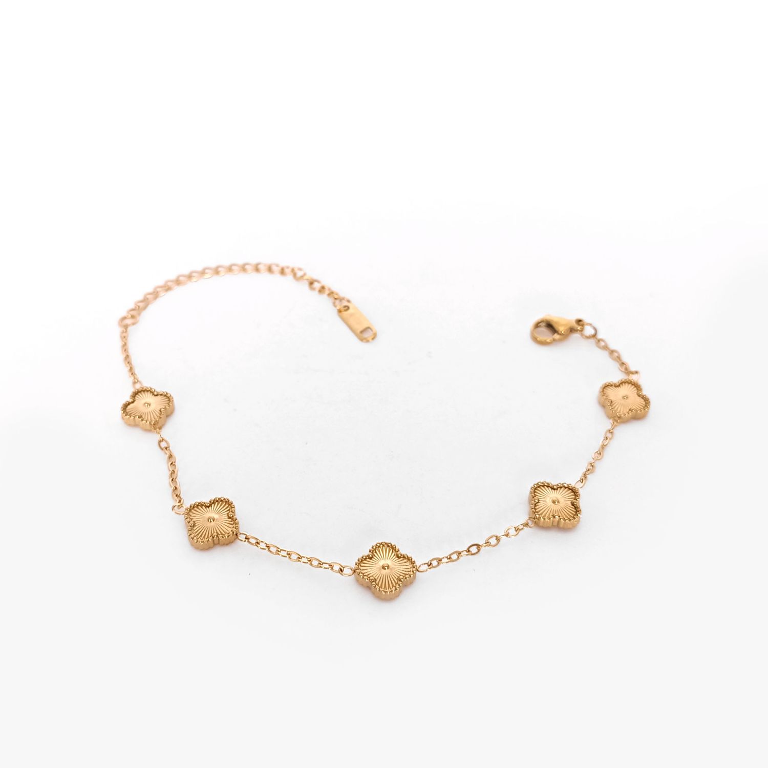 Gold-Toned Clover Bracelet – Elegant Luck on Your Wrist