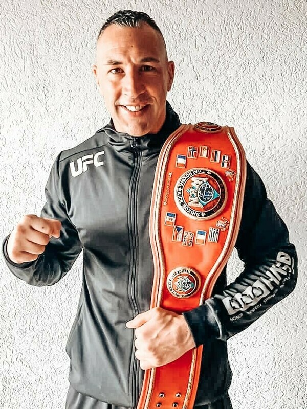 Self Défense cours privé 1h. Apprenez à vous défendre avec un champion du monde!