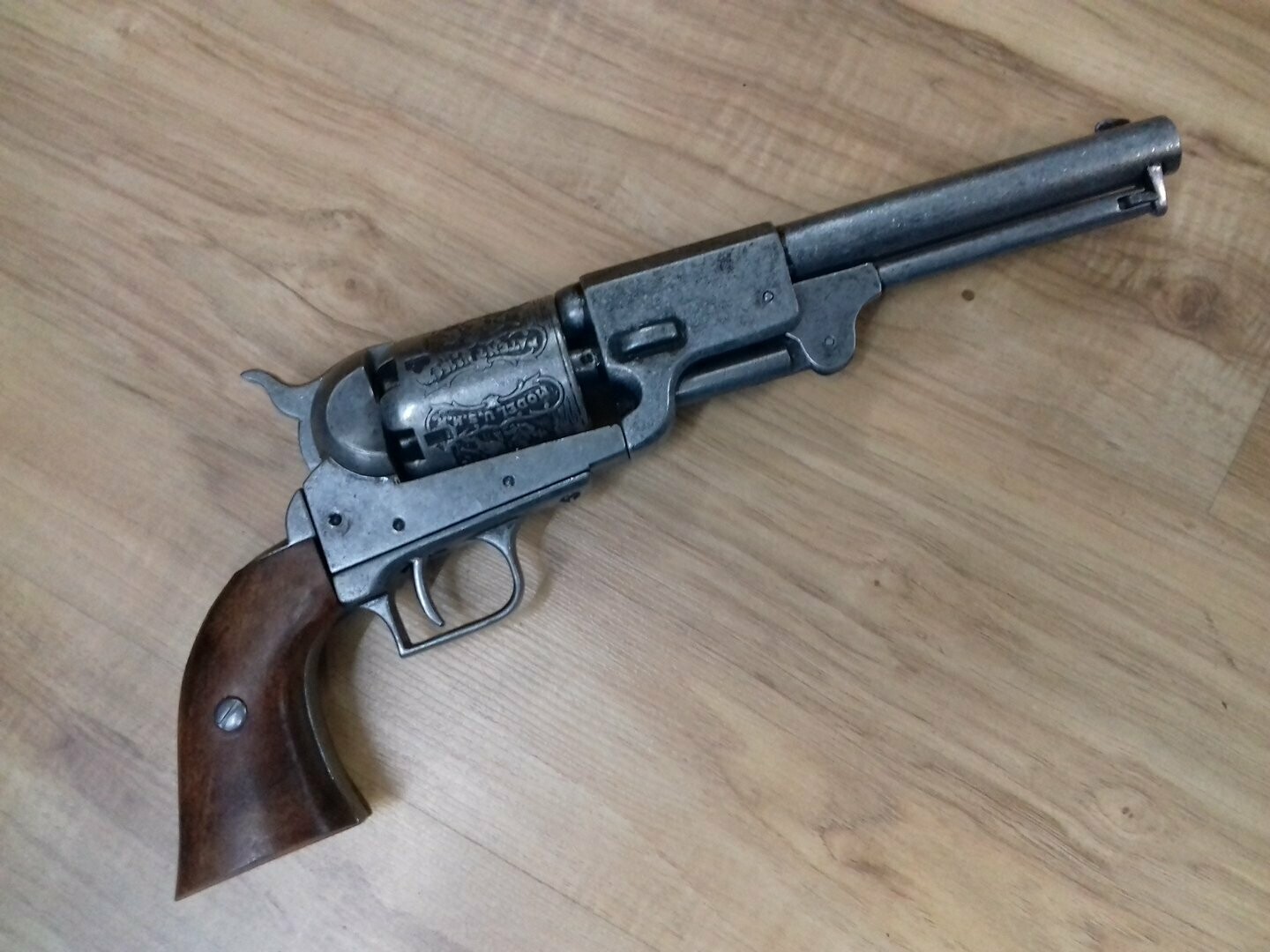 Revólver Colt Dragoon
Réplica de arma USA año 1848