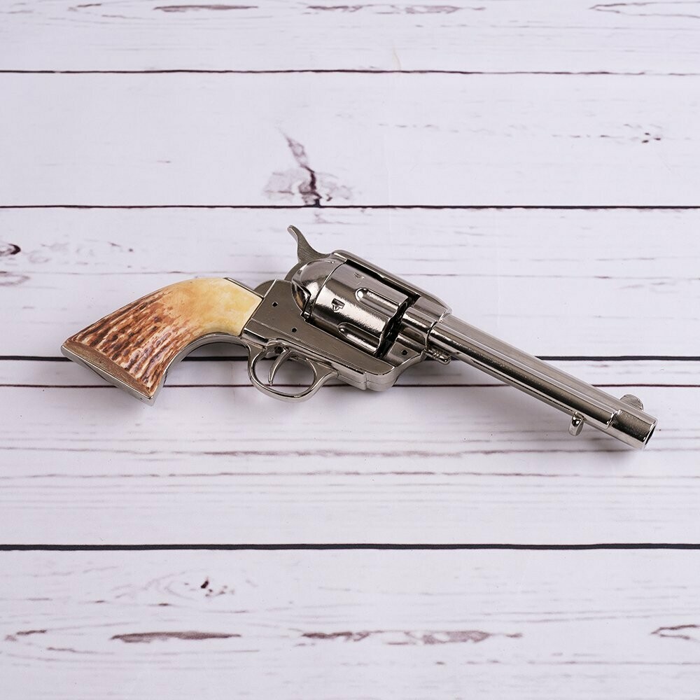 Revólver Colt peacemaker
Réplica de arma USA año 1873