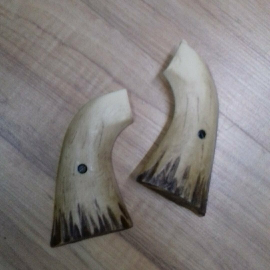 Cachas imitación asta ciervo para Colt Umarex de balines