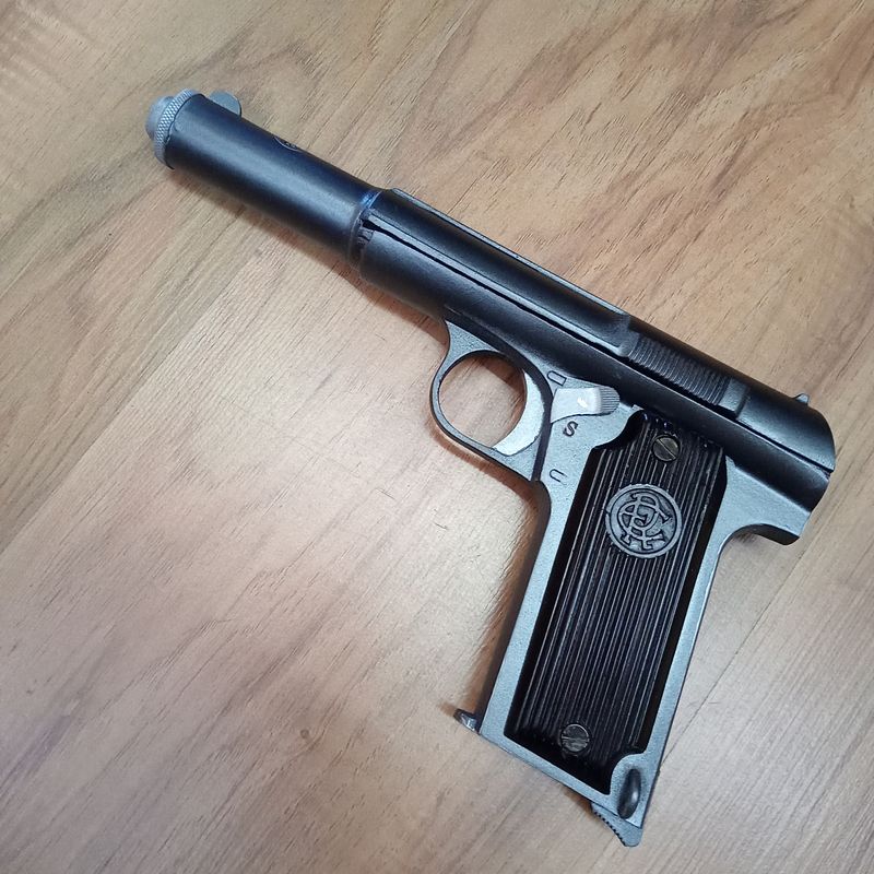 Pistola Astra 400 de RESINA