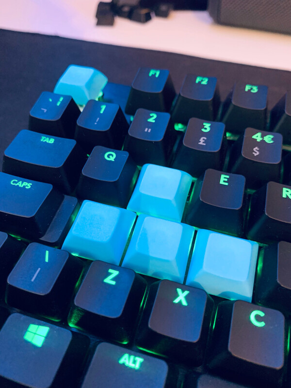 Frozen Blue Keycaps (WASD+ESC) Keycap Puller is FREE
