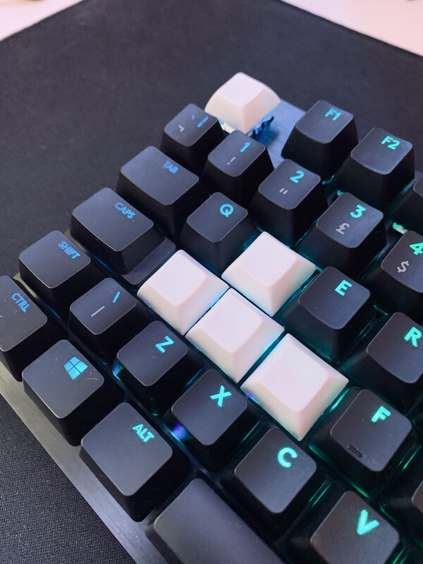 Smooth White Keycaps (WASD+ESC) Keycap Puller is FREE
