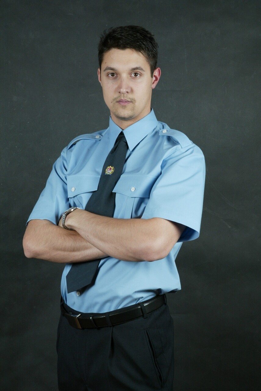 Hosszú ujjú vállpántos világoskék ing