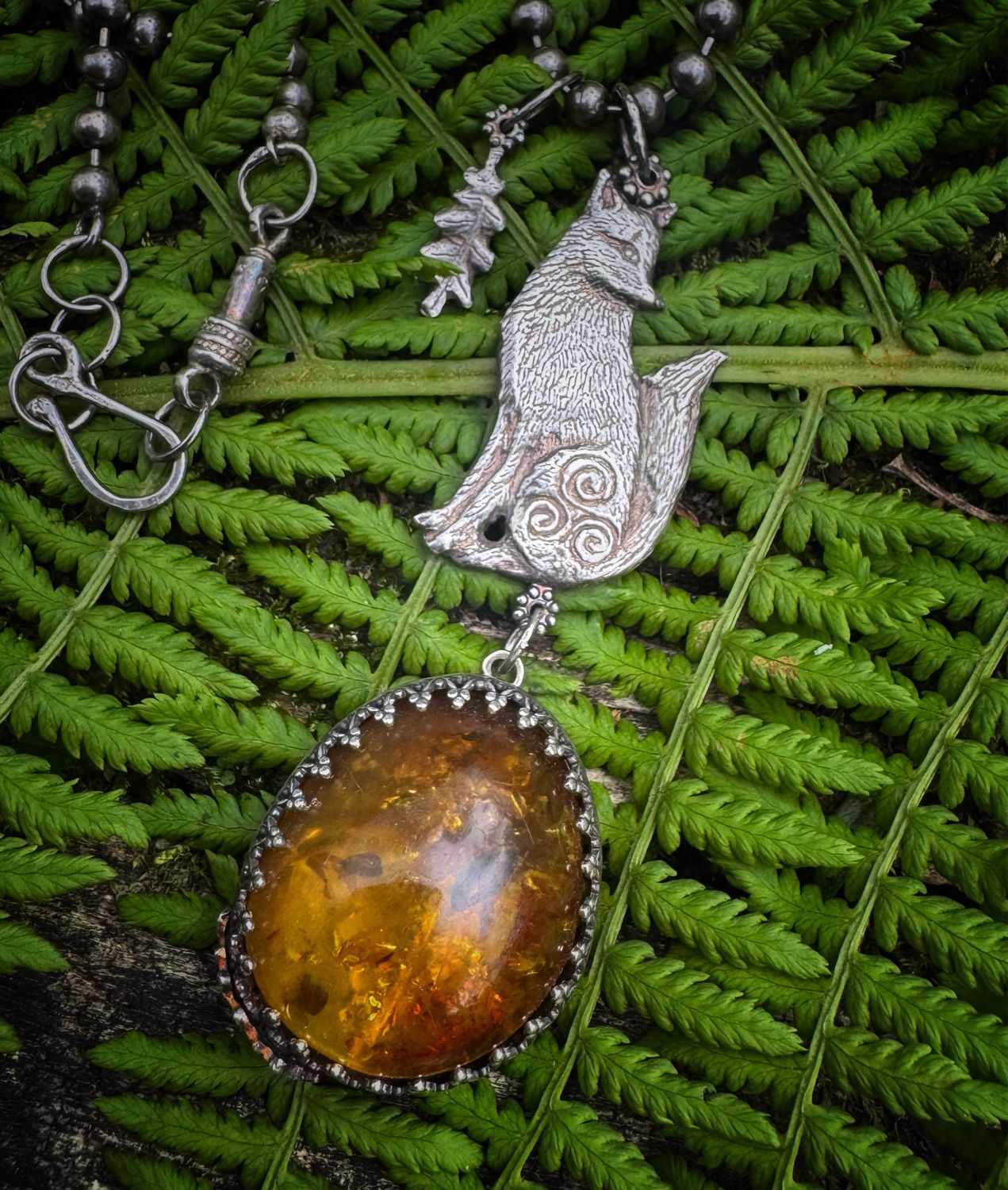 Fox Pendant In Silver With Amber