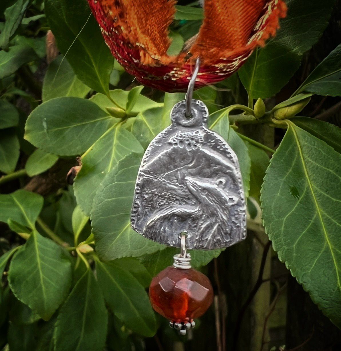 Badger Ribbon Pendant In Silver