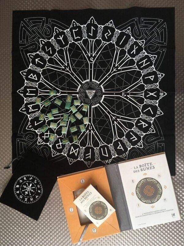Runes Divinatoires : Aventurine Verte