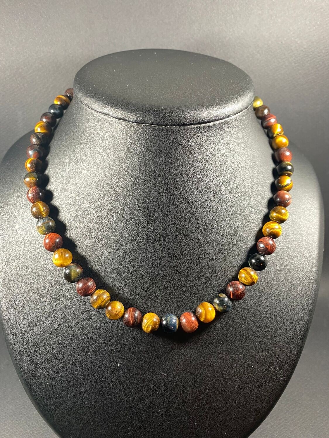 Collier des 3 Oeil Naturels en perles 8mm