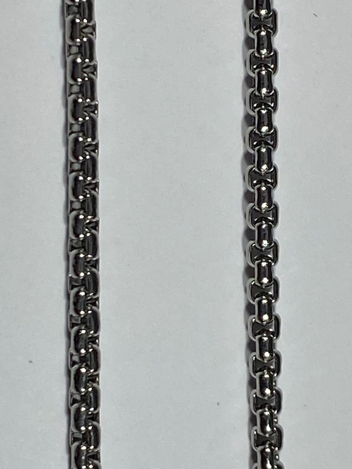 C4 : Chaîne Argentée en Acier Inoxydable - Carré 2.5mm