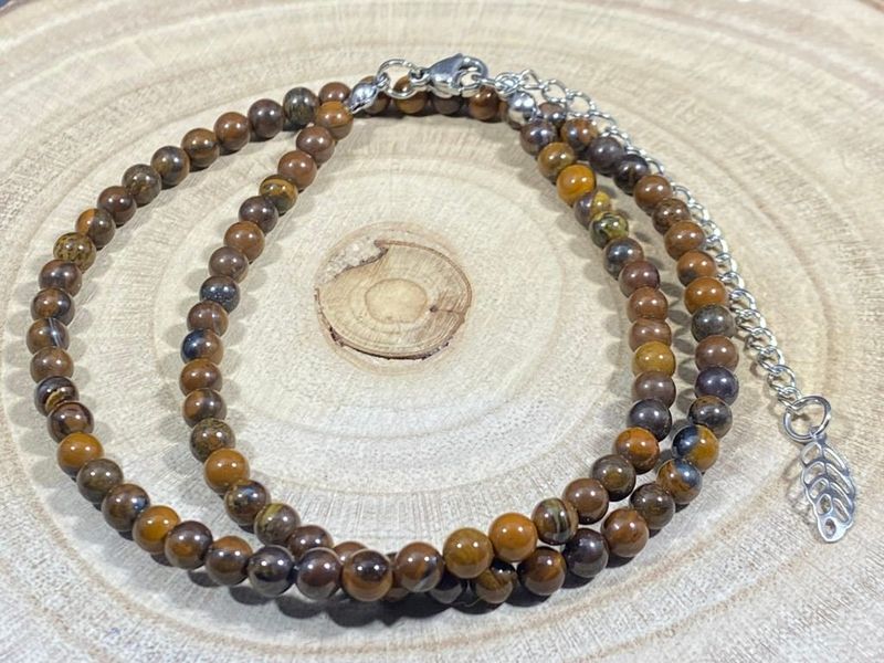 Collier en Oeil de Fer en perles 4mm