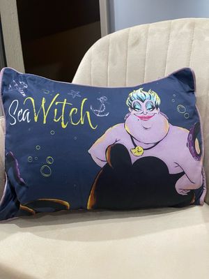 Ursula cushion