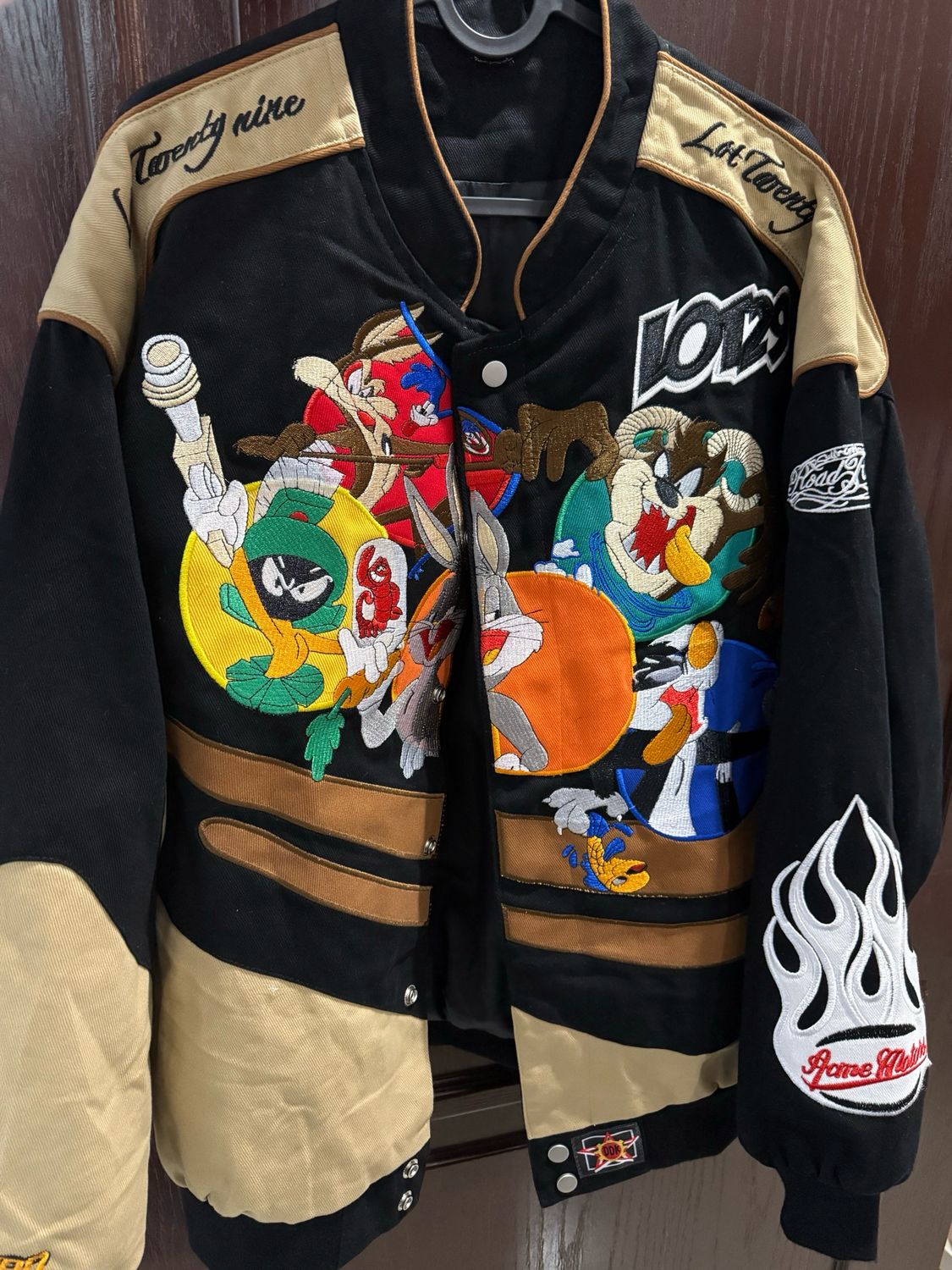Looney Tunes jacket (XL) 