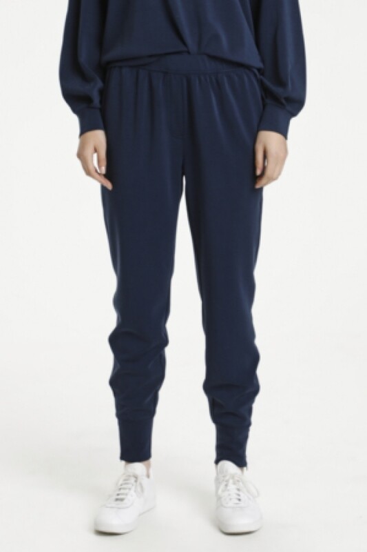 22 THE SWEAT PANT Total Eclipse
