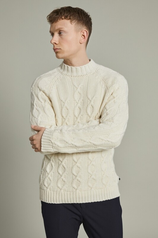 30205483 Off White