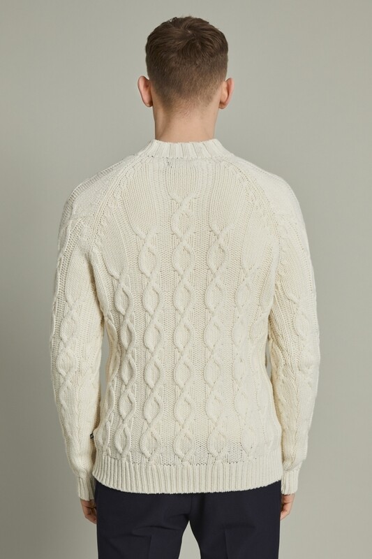 30205483 Off White