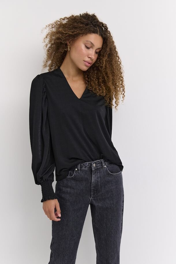 10704067 Black