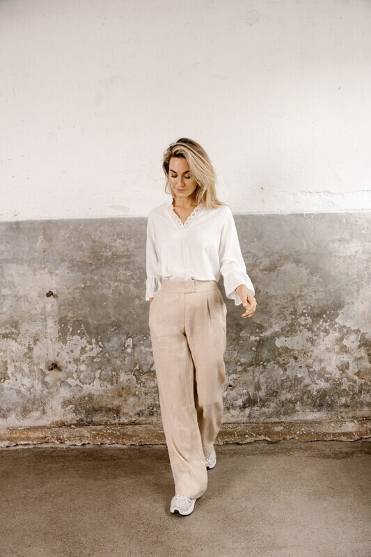 Finn khaki
