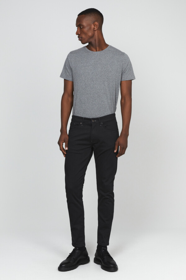 30205683 Black