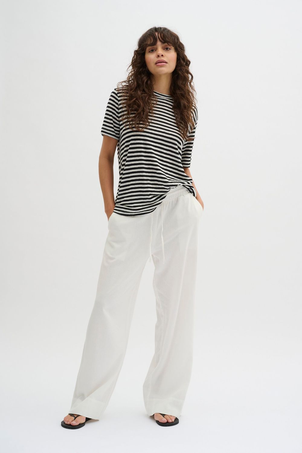 10704599 Black W.White stripe