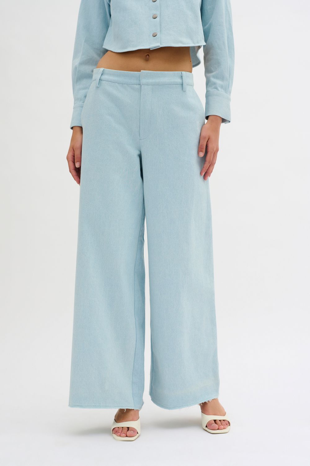 10704603 Light Blue Retro Wash