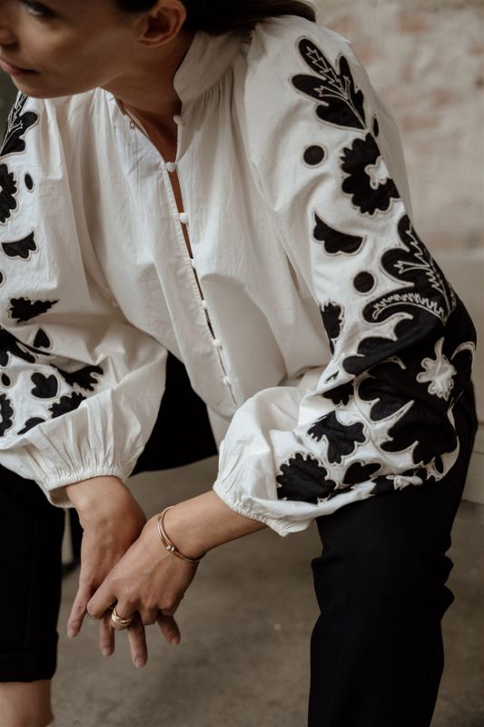 Gloria Off-white black print