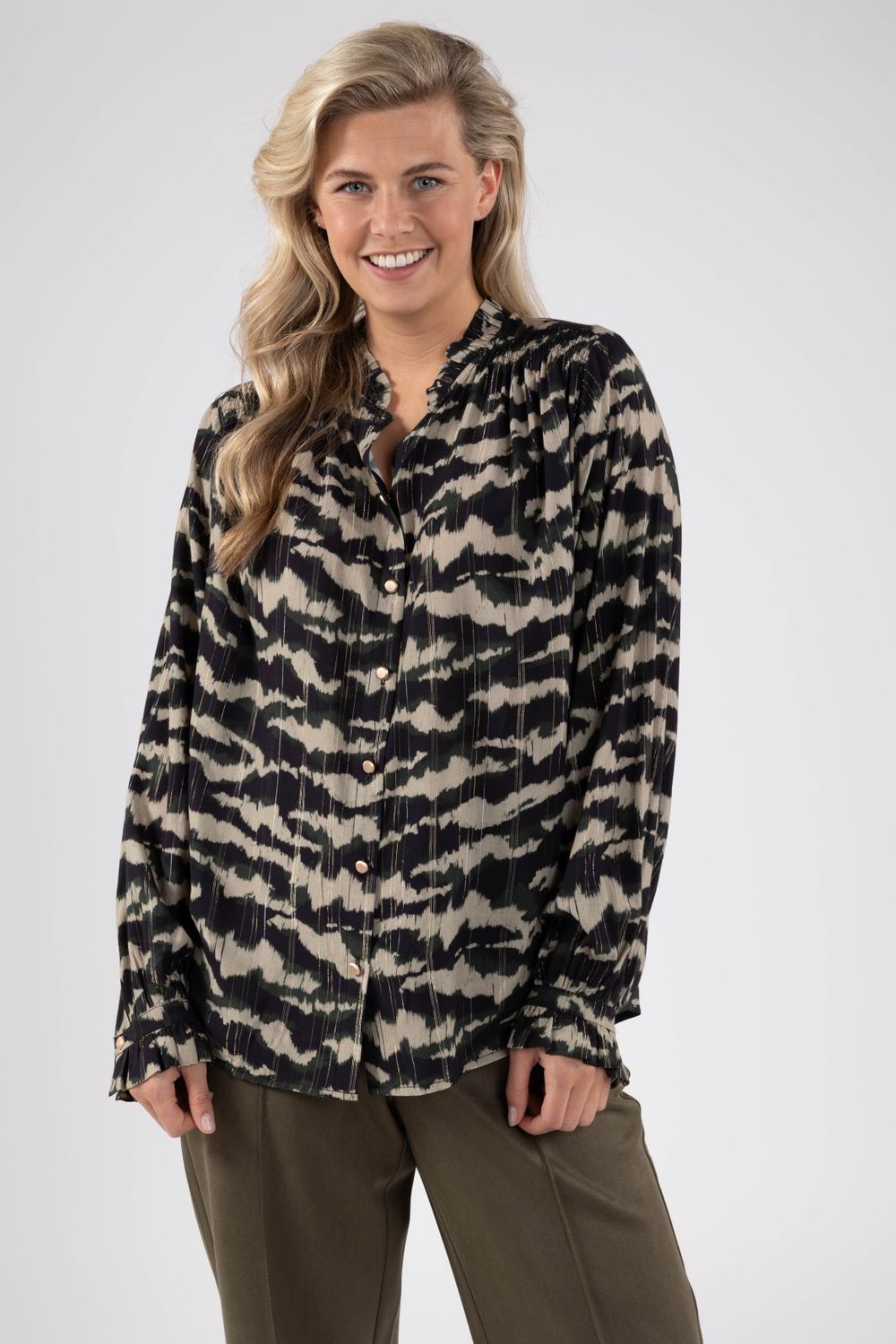FW240477 Black/Sand