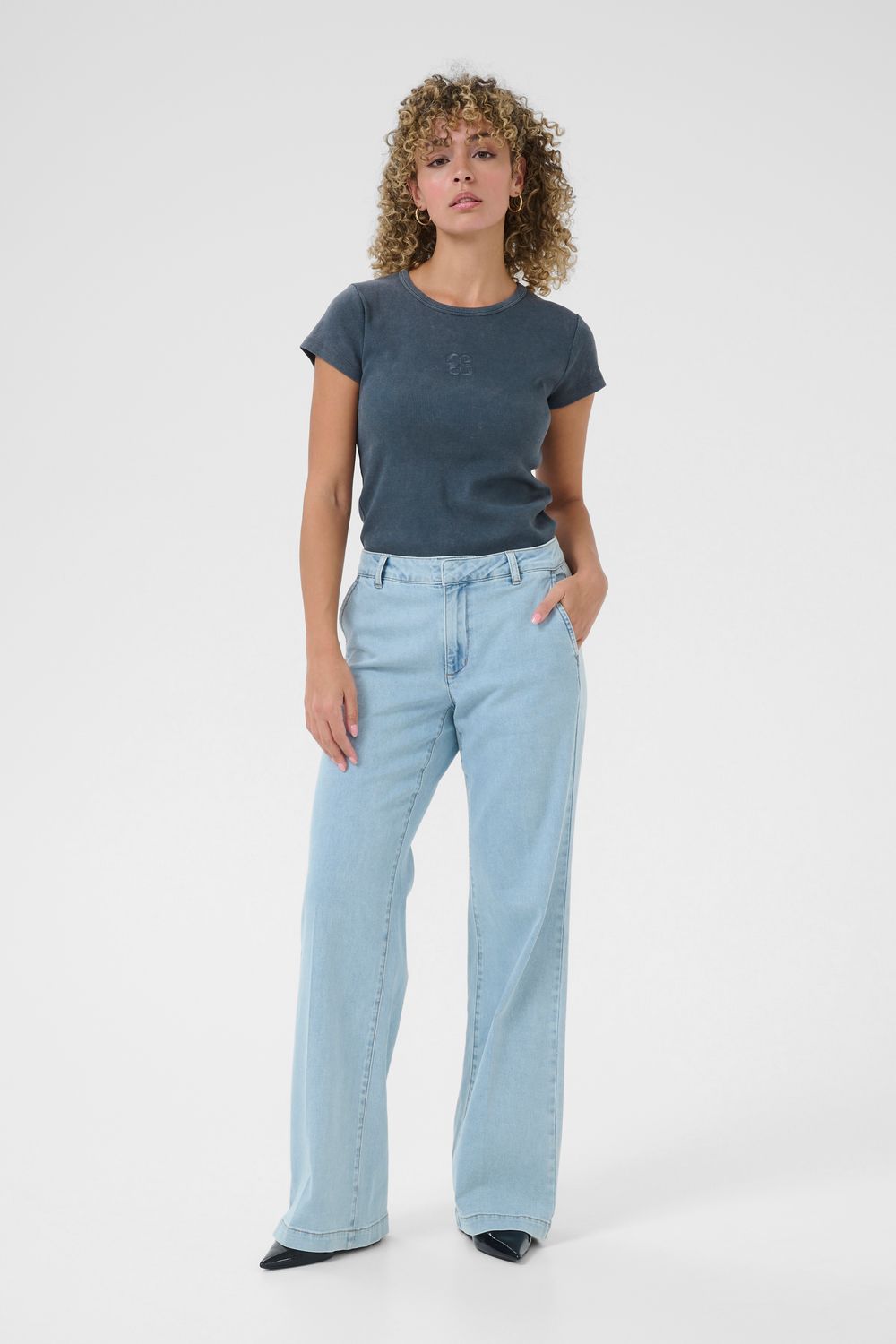 10705210 Light Blue Wash