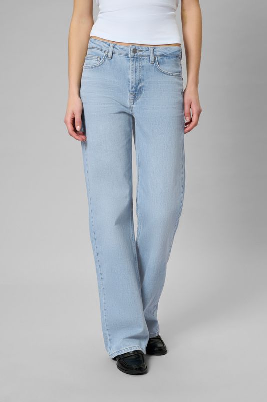 10704222 Light Blue Wash