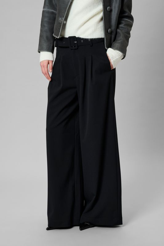 10705331 Black