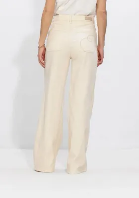 NKS09061 Off White