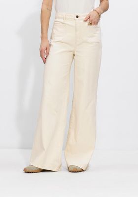 NKS09061 Off White