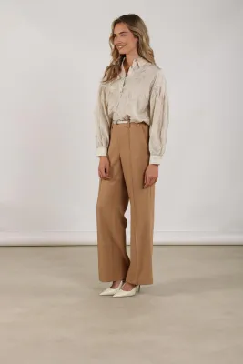 NKS02181 Offwhite/Gold