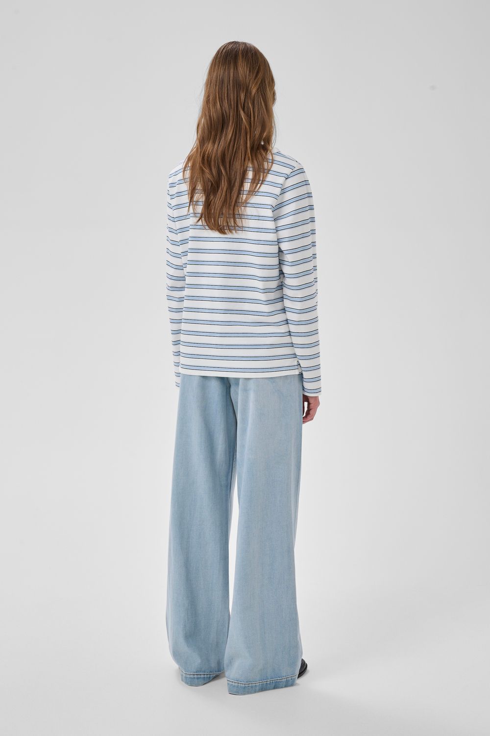 10705459 Light Blue Wash