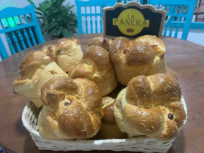 Pan Tres Quesos