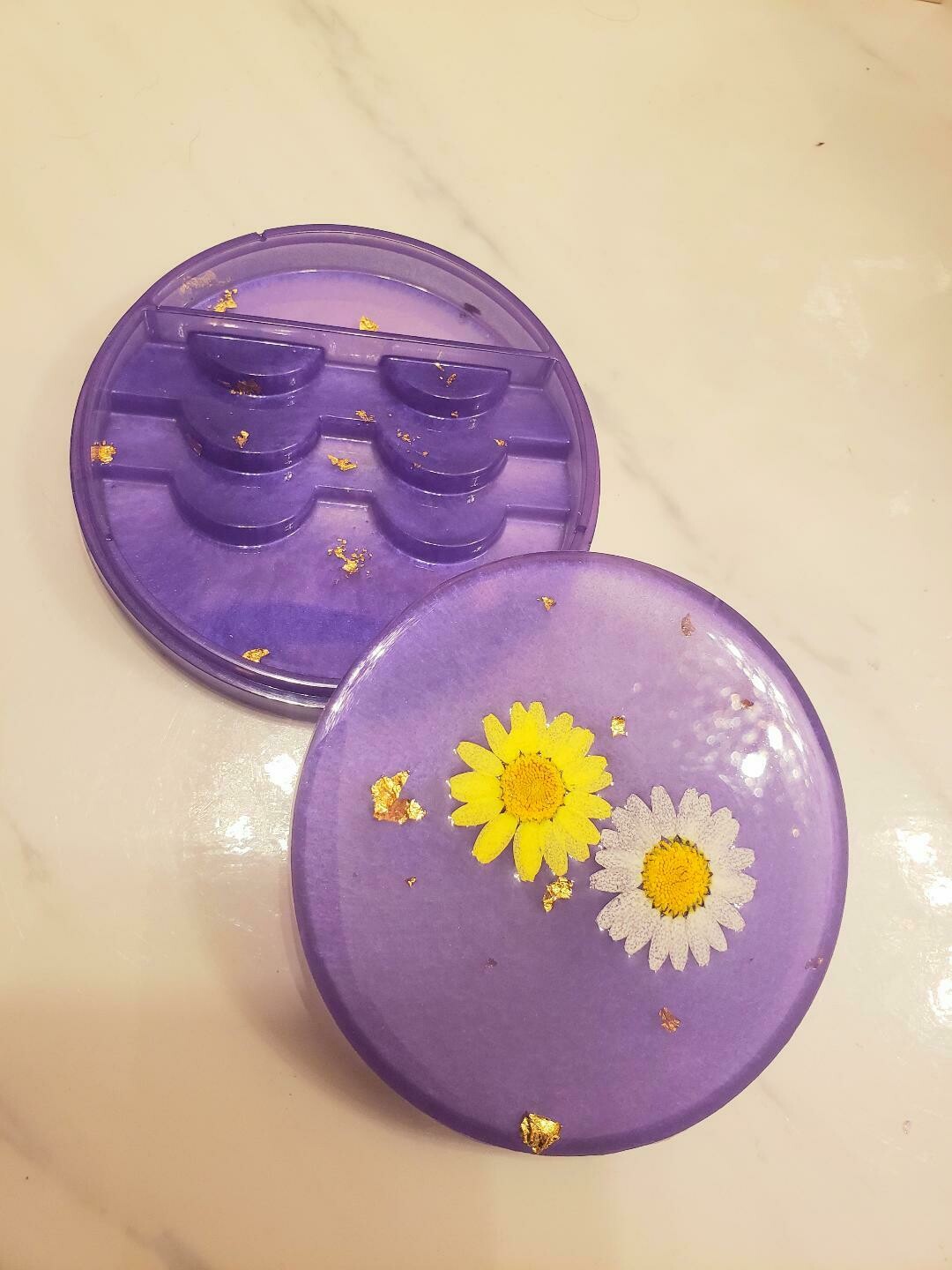 Lavender and daisy 24k eyelash case